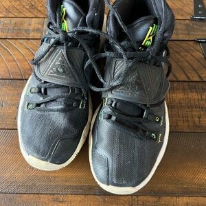 Nike Kyrie 6 "Shutter Shades" (GS) Bq4630 004 Black/White-Soar Size 8